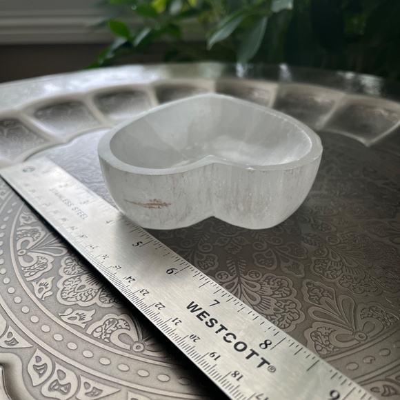 White Selenite Heart Bowl - Picture 3 of 3